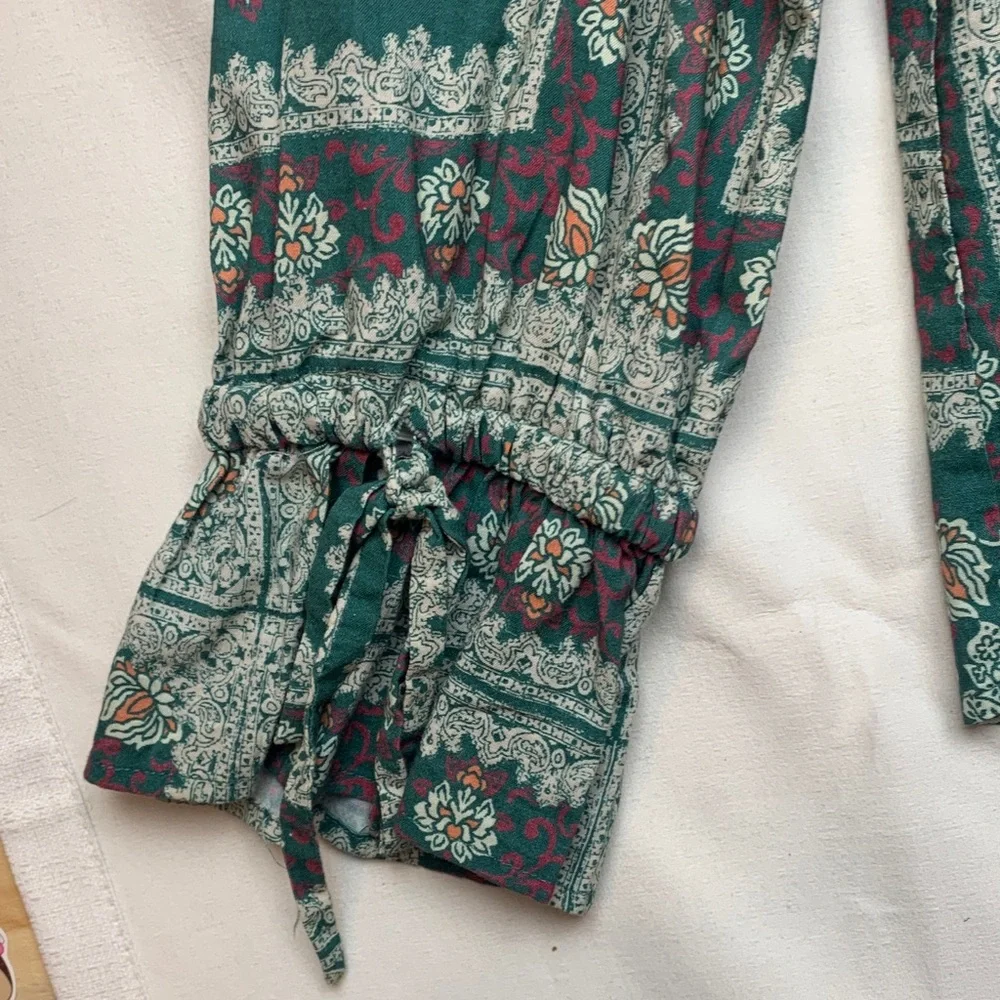 Porridge size XS Anthropologie Floral patterned long sleeve shirt blouse green